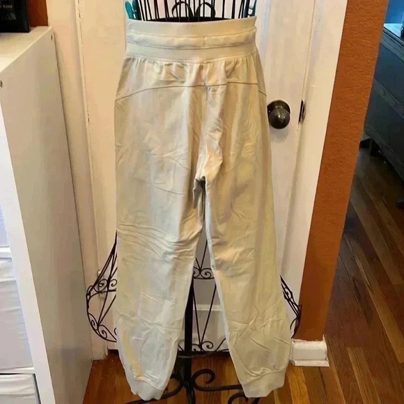 Lululemon Ready to Rulu High-Rise Jogger-Sz 4 - Picture 5 of 6